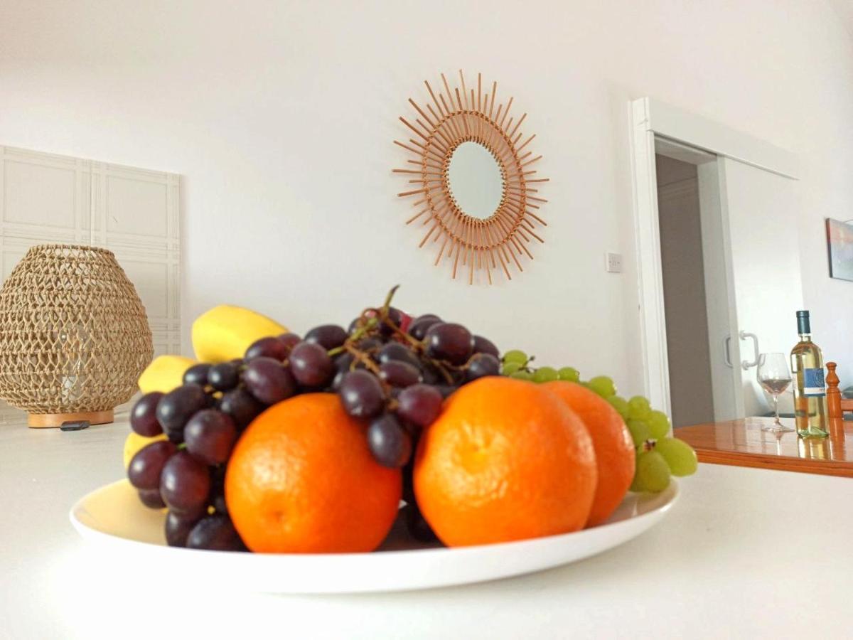 The Salnik Beach Apartment Limasol Dış mekan fotoğraf