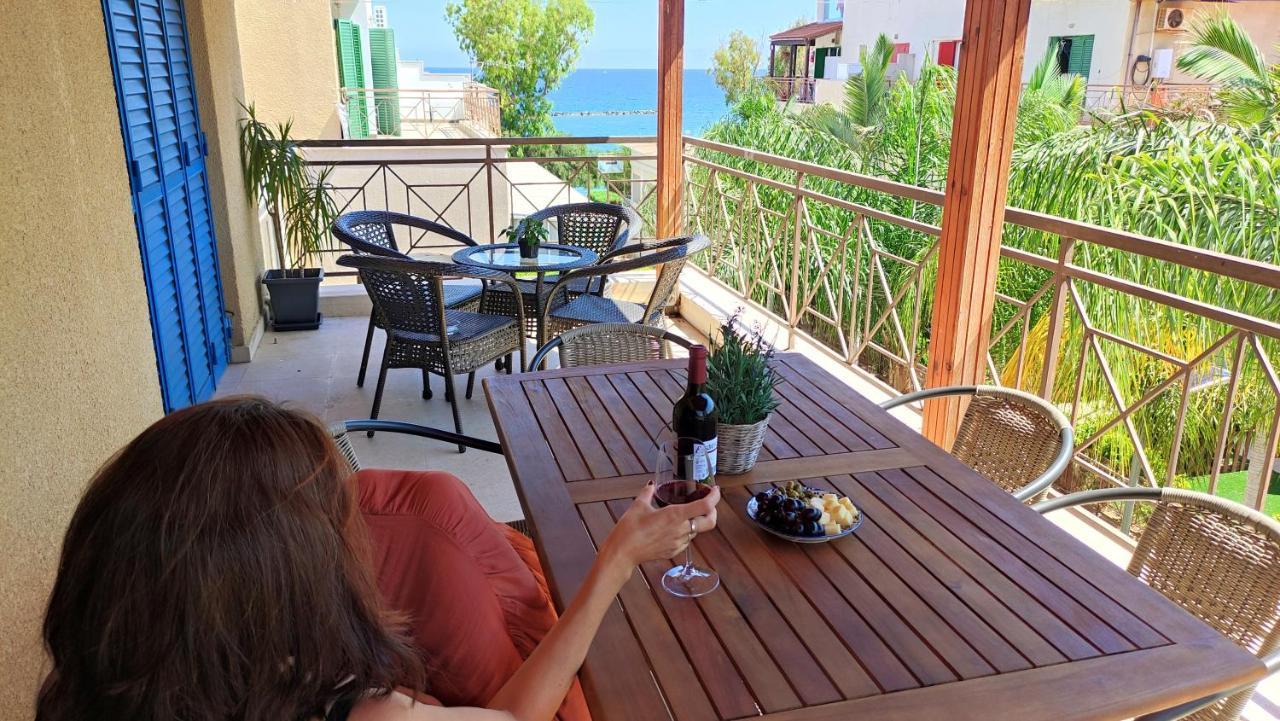 The Salnik Beach Apartment Limasol Dış mekan fotoğraf
