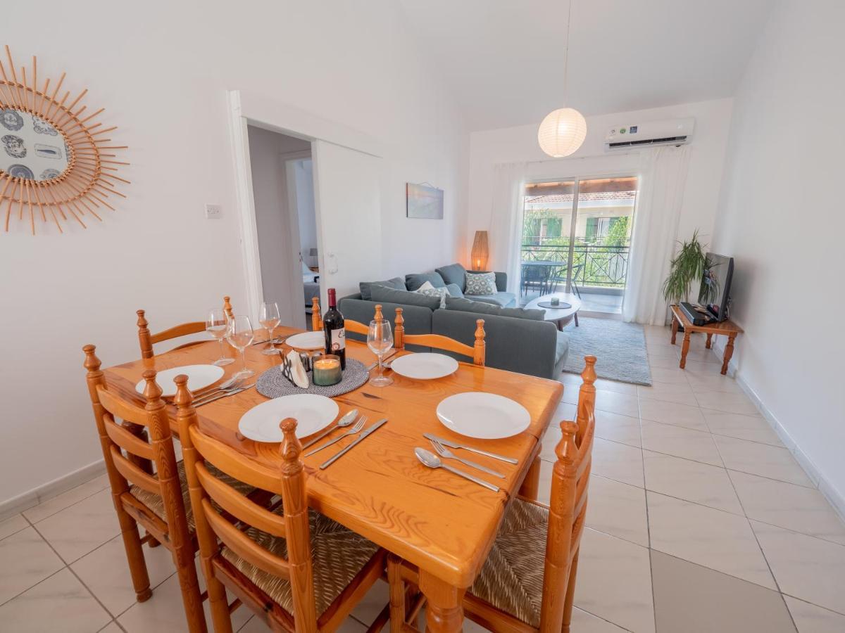 The Salnik Beach Apartment Limasol Dış mekan fotoğraf