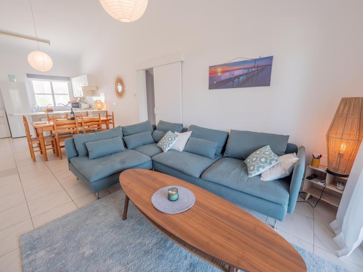 The Salnik Beach Apartment Limasol Dış mekan fotoğraf