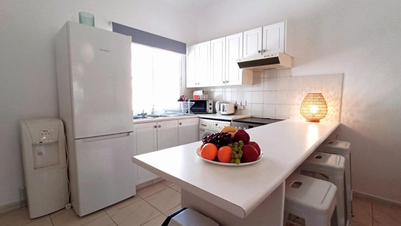 The Salnik Beach Apartment Limasol Oda fotoğraf